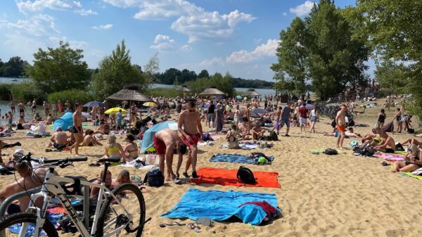 Dzień Bikini – nie tylko moda, ale i przypomnienie o bezpieczeństwie. Policja apeluje: lato to nie tylko czas relaksu, ale i rozsądku