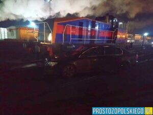 Samochód osobowy zderzył się z lokomotywą na terenie elektrowni opole