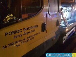 Zderzenie dwóch aut na DK46 w miejscowości Pakosławice.