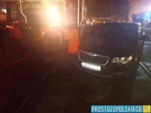 Samochód osobowy zderzył się z lokomotywą na terenie elektrowni opole