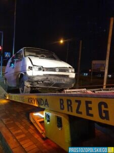 Wypadek na DK94 na obwodnicy Brzegu. Kobieta i jej dwoje dzieci, zostali zabrani do szpitala