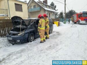 Pożar auta Opole-Chmielowice.(Zdjęcia), pożarbusa, pożąr samochodu, spalone auto, pożar auta, spalone auto, pożar auta w Opolu, pożar aut achmielowice, 