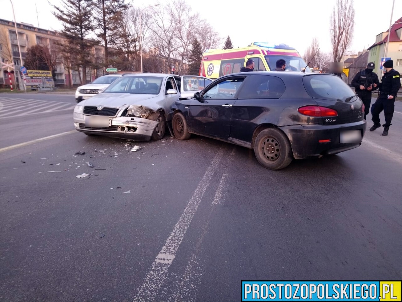 Wypadek na skrzyżowaniu ulic Luboszycka i Nysy Łużyckiej w Opolu.(Wideo)