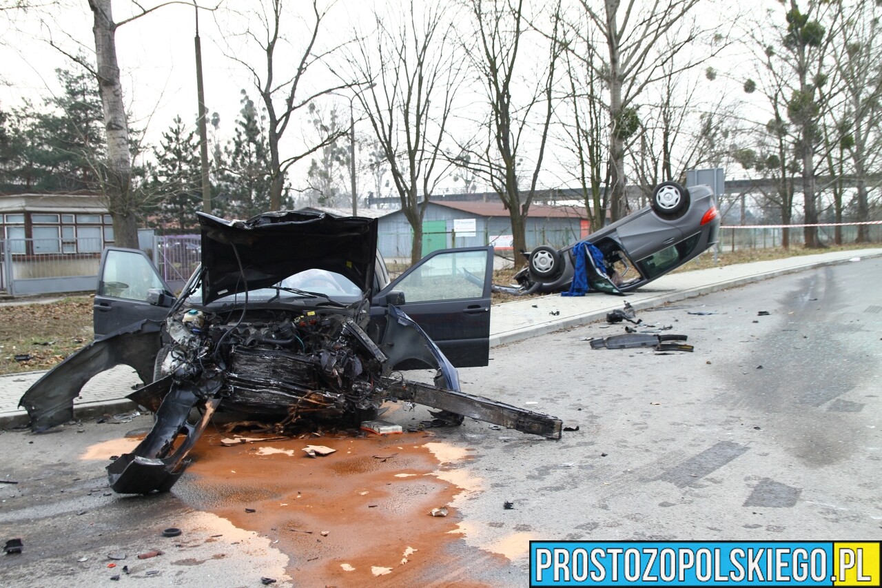 Zderzenie volvo z mercedesem w Opolu. Dwie osoby zostały ranne.(Zdjecia&Wideo)