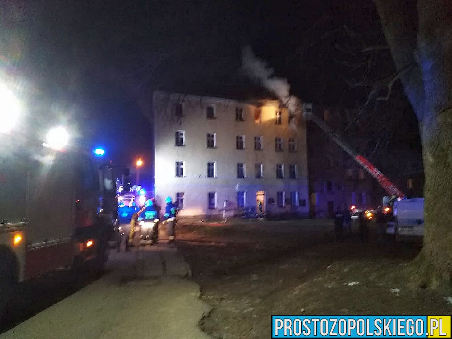 pożar mieszkania, pożar domu, spalone mieszkanie, Pożar mieszkania w budynku socjalnym w Prudniku.(zdjęcia&wideo)