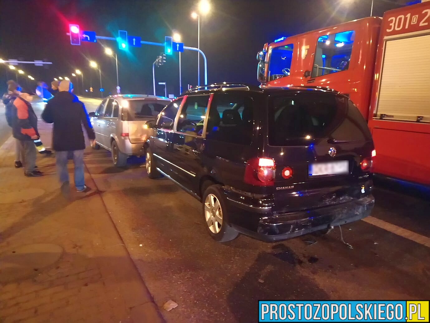 Spowodował wypadek i uciekał palący się autem na obwodnicy Opola.(Wideo)