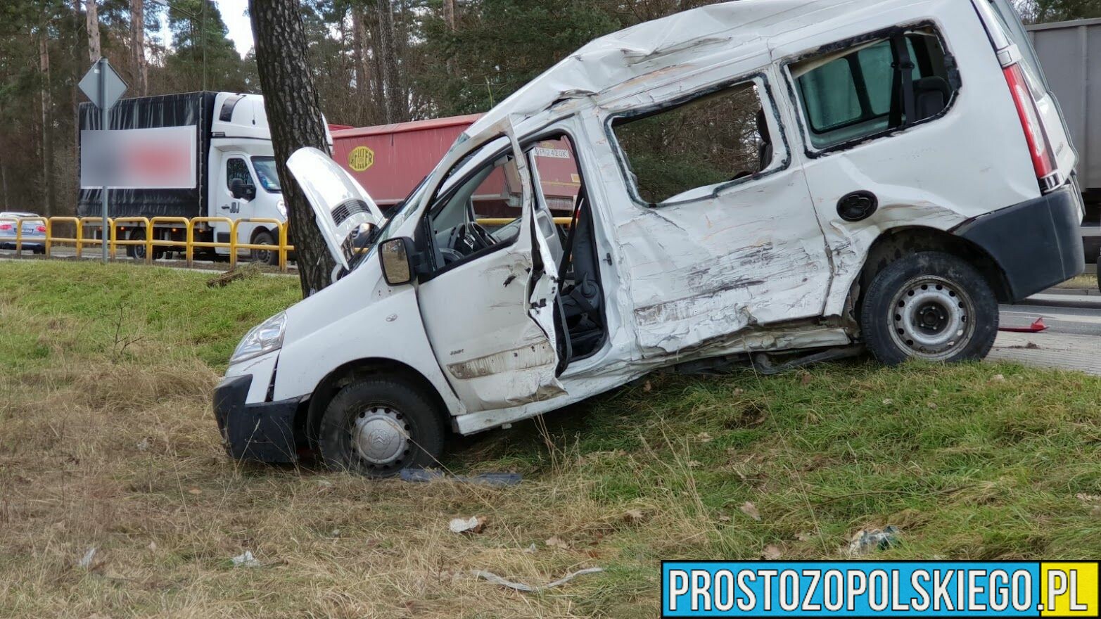 Wypadek na drodze krajowej nr 94. Trzej obywatele Ukrainy ranni w tym jeden z coronavirusem.