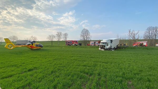 Wypadek na DK46 na trasie Nysa Paczków. Na miejscu jest tez LPR Ratownik23.(Zdjęcia)