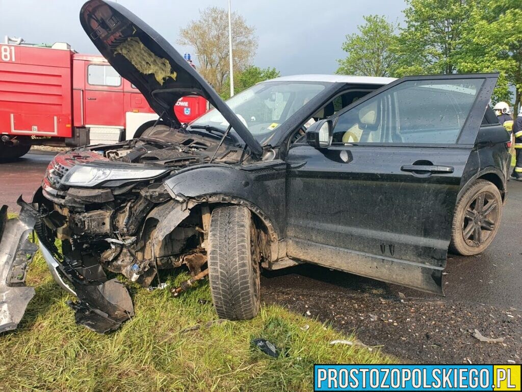 Zderzenie dwóch aut w Bukowie w powiecie Namysłowskim. Poszkodowane dwoje dzieci.