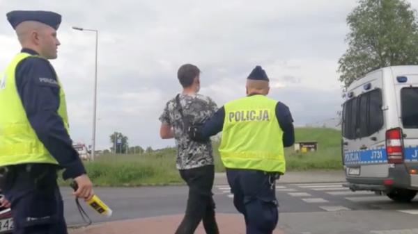 Pijany kierowca chciał "udzielić" pomocy medycznej i został zatrzymany.(Zdjęcia&Wideo)