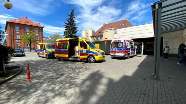 7 karetek z pacjentami stało przed Szpitalem Wojewódzkim w Opolu. Trwało to kilka godzin. Co się stało?