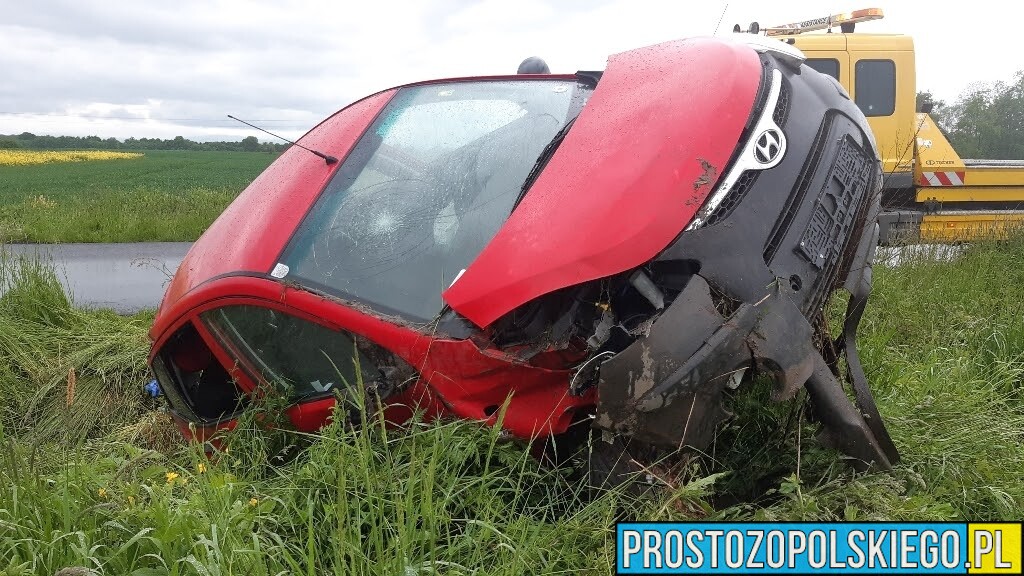 Zderzenie dwóch aut w Hajdukach Nyskich.(Zdjęcia)