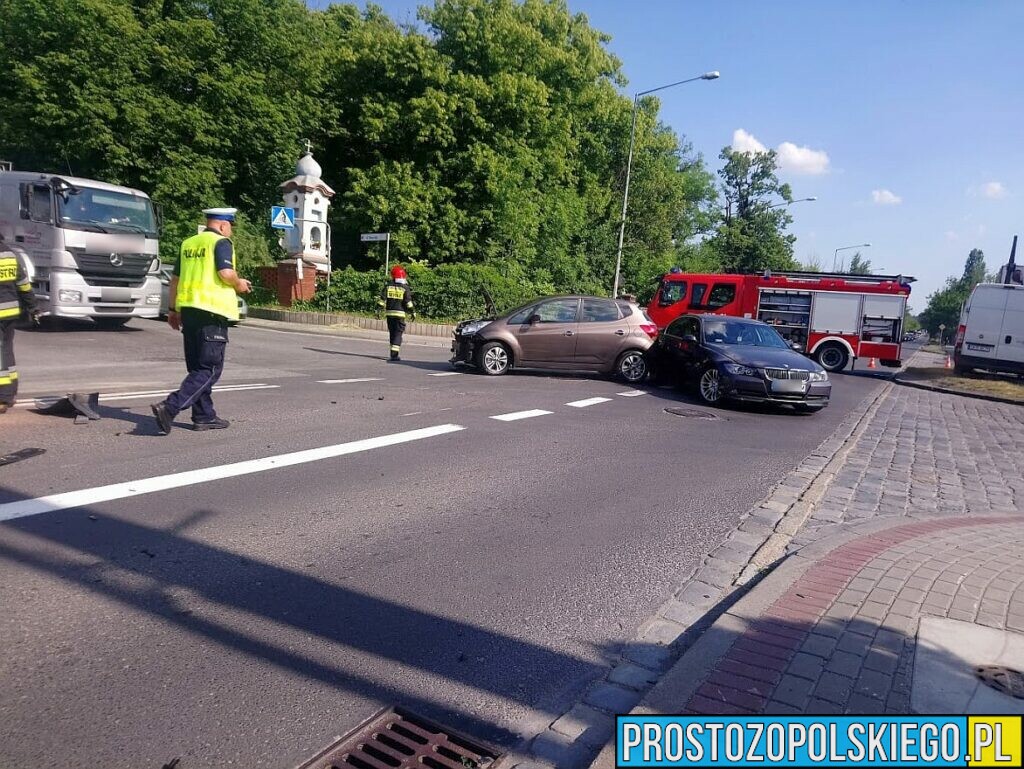 Zderzenie 3 osobówek i ciężarówki w Opolu.(Zdjęcia)