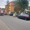 Drzewo spadło na samochód na osiedlu Dambonia w Opolu.(Wideo)