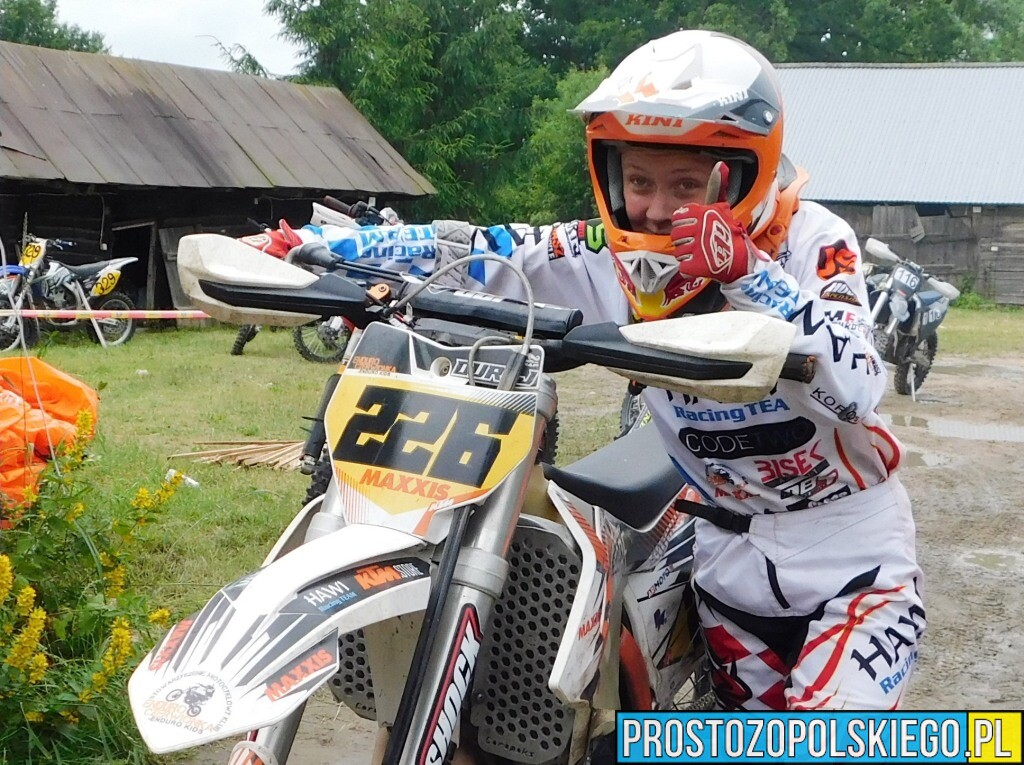 Bardzo dobry start młodych motocyklistów opolskiego HAWI Racing Team w rajdzie enduro na Podlasiu