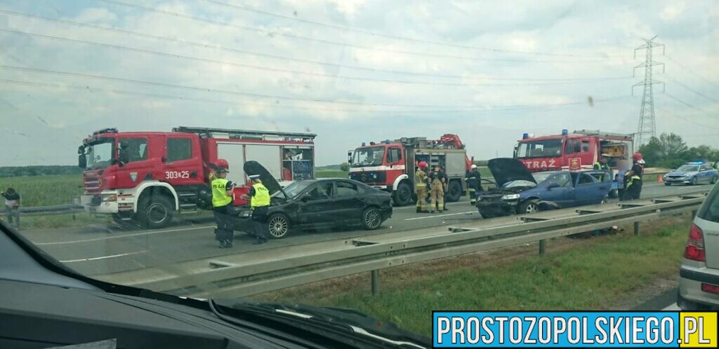 Wypadek na opolskim odcinku autostrady A4 w kierunku Wrocławia. Na miejscu lądował LPR.