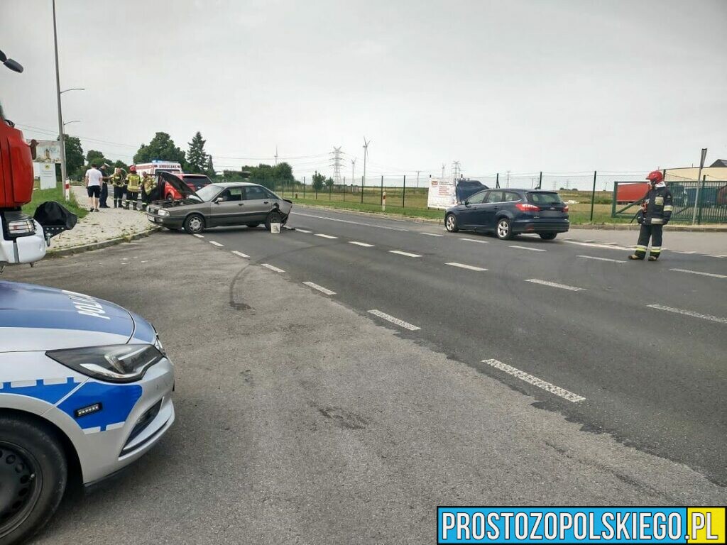 Po godzinie 15:00 doszło do zdarzenia drogowego na ul. Oleśnickiej w Namysłowie. To