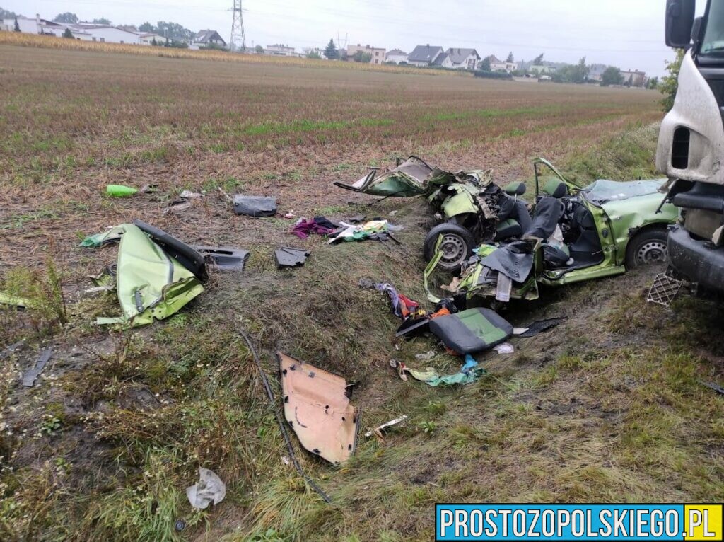 Wypadek śmiertelny na DW423 Opole-Krapkowice w miejscowości Przywory.(Wideo)