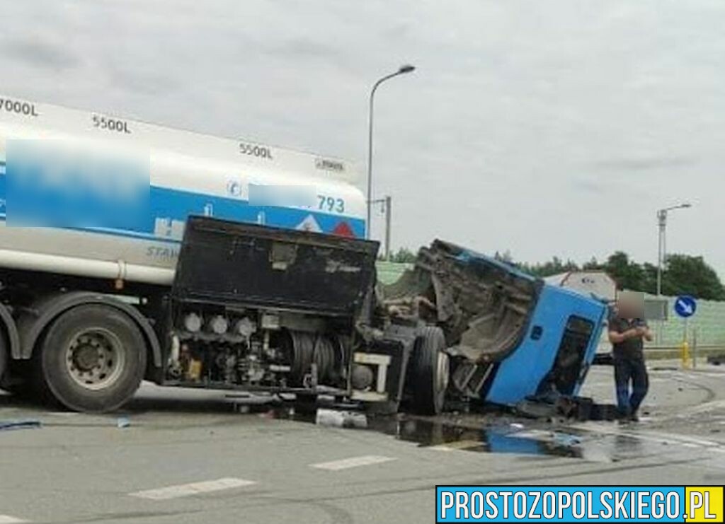 Zderzenie dwóch ciężarówek na obwodnicy Dobrodzienia, na DK 46. Kabina jednej z ciężarówek został całkowicie roztrzaskana. Jedna osoba poszkodowana.