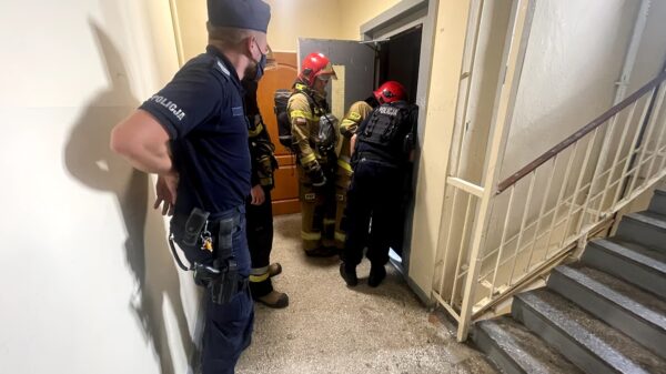 Pożar w szybie windy na ul. Waryńskiego w Opolu. (Zdjęcia)