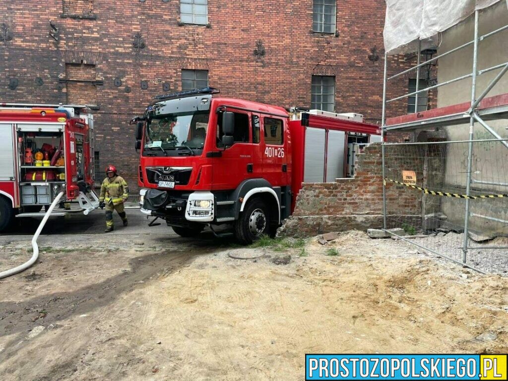 Pożar budynku w Brzegu. Ewakuowano 7 osób.(Zdjęcia)