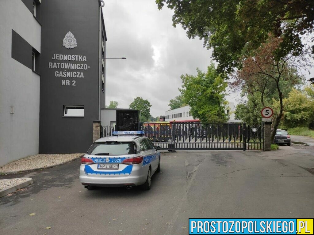 Nietypowe zdarzenie na placu Komendy Wojewódzkiej Straży Pożarnej w Opolu.(Wideo)