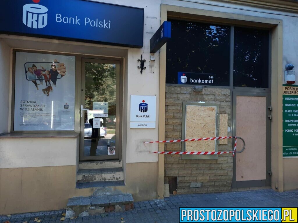 Wysadzili bankomat w Praszce. Policja szuka sprawców.