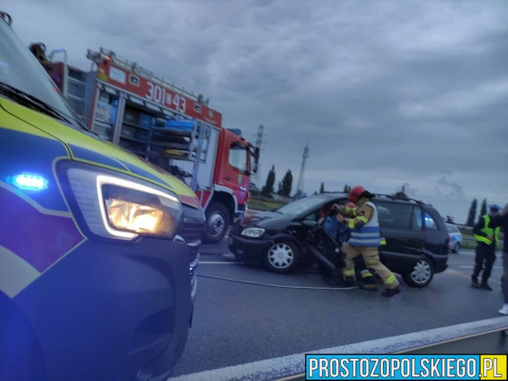 Kierująca autem 73-latka zawracała na obwodnicy Opola. Dwie kierujące kobiety trafiły do szpitala.(Zdjęcia&Wideo)