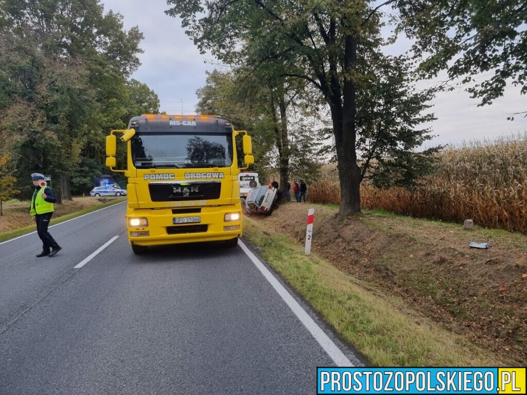 Dachowanie volkswagena passata na DK45 Opole-Kluczbork.