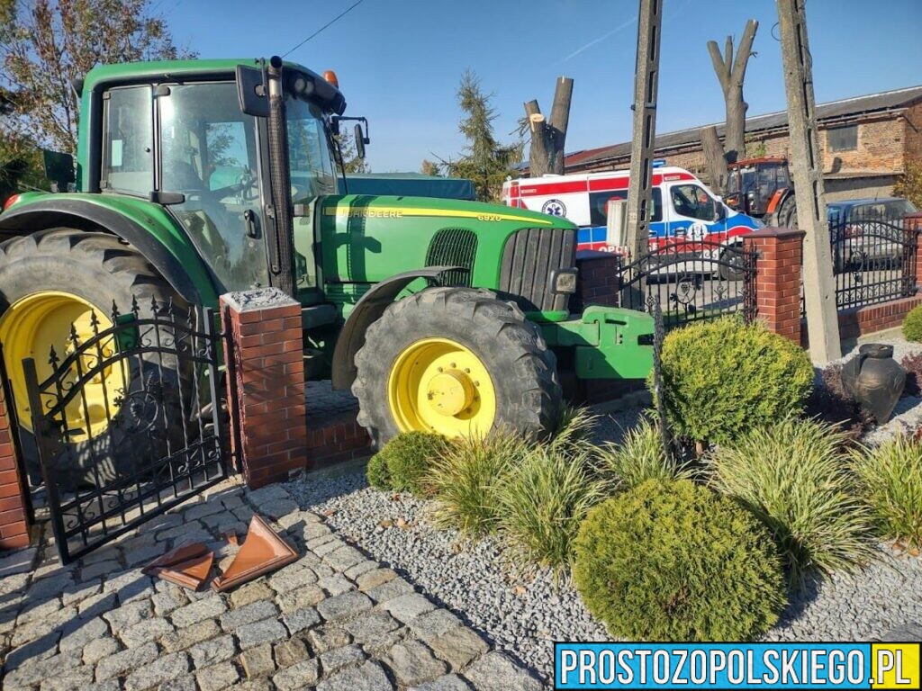 Osobówka zderzyła się z traktorem w miejscowości Głuszyce.28-latka w zaawansowanej ciąży zabrana do szpitala.(Zdjęcia)
