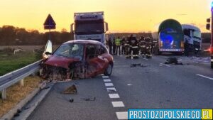 Zderzenie ciężarówki z osobówka na DK40 w okolicy Reńskiej Wsi. Kobieta trafiła do szpitala.
