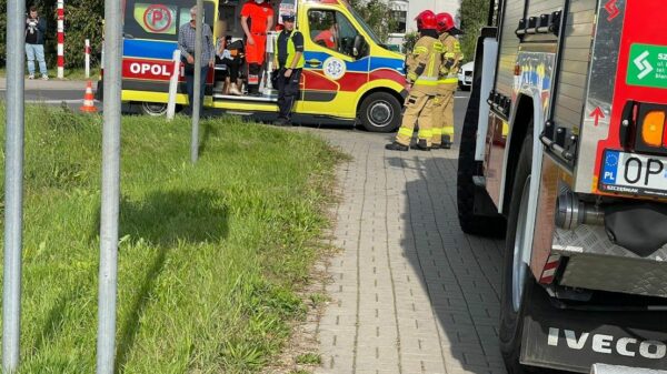 62-latka przewieziona do szpitala po zderzeniu na przejeździe kolejowym w Opolu.