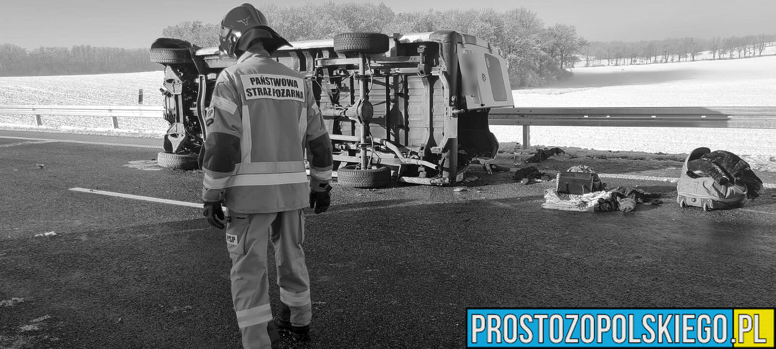 Wypadek busa na obwodnicy Niemodlina. Brak wolnej karetki. Na miejsce strażacy z OSP przetransportowali załogę LPR.(Zdjęcia)