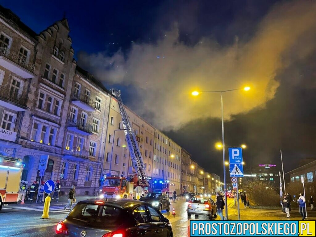 Pożar na ul.Ozimskiej w Opolu. Na miejscu 5 zastępów straży.(Zdjęcia&Wideo)