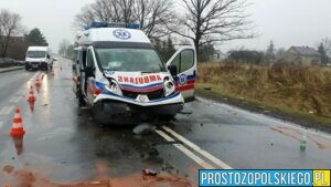 Wypadek karetki w Strobicach koło Nysy.3 osoby ranne.(Zdjęcia)
