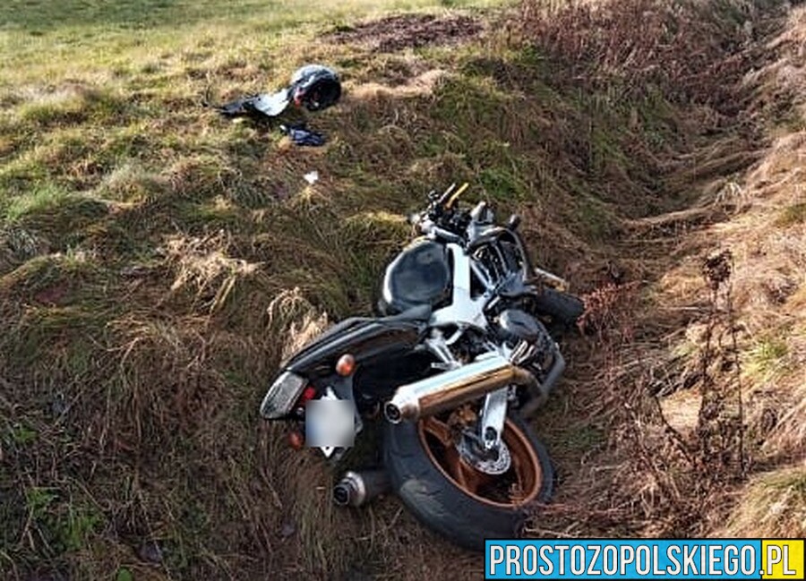 22-latek stracił panowanie nad motocyklem i wylądował w rowie. Policjanci ustalili …