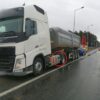 Kierująca skodą 45-latka wjechała na czerwonym świetle na skrzyżowanie i zderzyła się z ciężarówką w Opolu .(Zdjęcia)