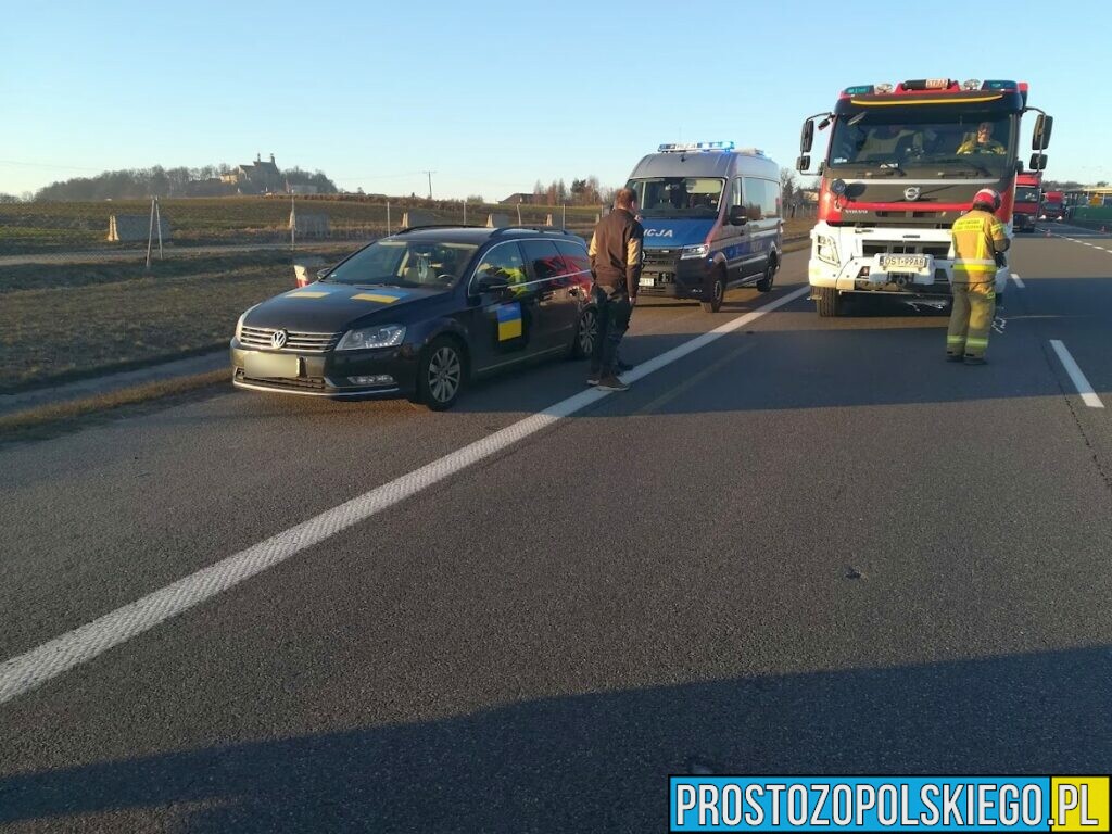 Wypadek samochodu z darami dla Ukraińców na autostradzie A4.(Zdjęcia)