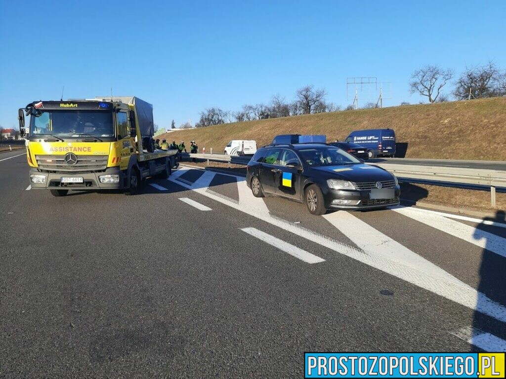 Wypadek samochodu z darami dla Ukraińców na autostradzie A4.(Zdjęcia)