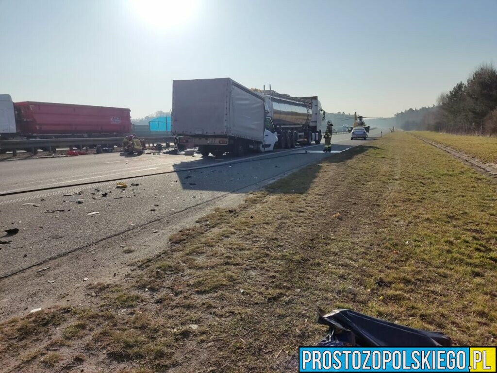 Wypadek na autostradzie A4 na 228 km w kierunku Katowice. Bus wjechał w cysternę. Na miejscu lądował LPR.(Zdjęcia)