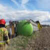 Cysterna przewożącą syrop glukozowy wpadła do rowu w powiecie namysłowski.