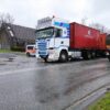 Wypadek na ul. Wrocławskiej w Opolu koło skansenu. Ciężarówka zderzyła się z osobówką . (Zdjęcia)