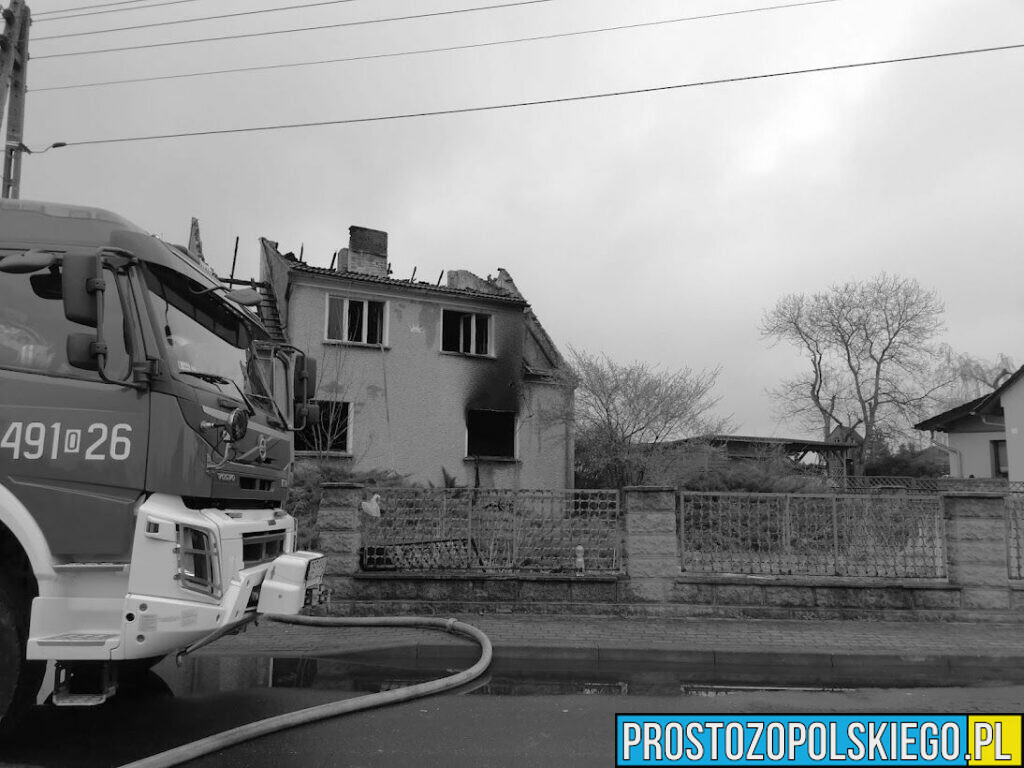 Pożar domu w Jemielnicy. Jedna osoba nie żyję.(Zdjęcia)