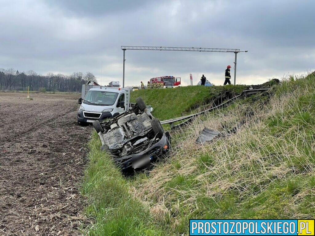 Wypadek na obwodnicy Opola. Zderzyły się tam dwie ciężarówka bus i osobówka. Na miejscu lądował LPR.(Zdjęcia&Wideo)