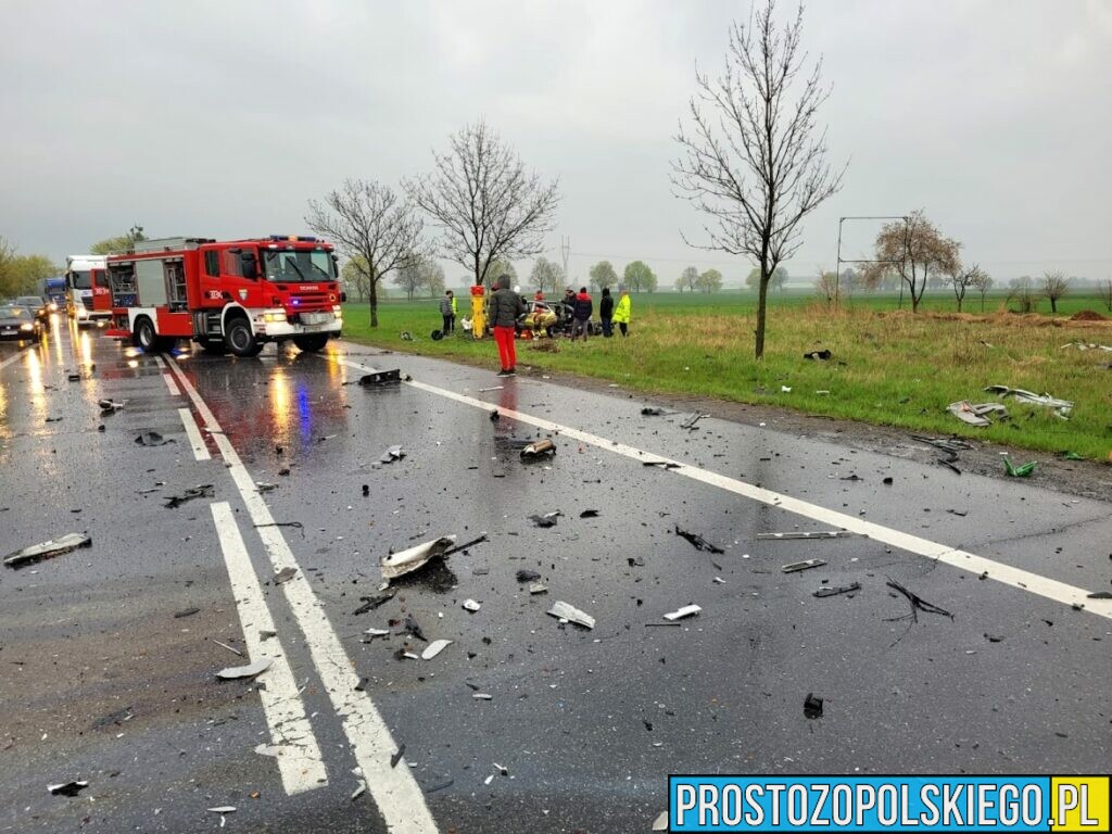 Wypadek śmiertelny na DK46 w miejscowości Grabin. Zderzenie sportowego mercedesa z ciężarówką.(Zdjecia&Wideo)