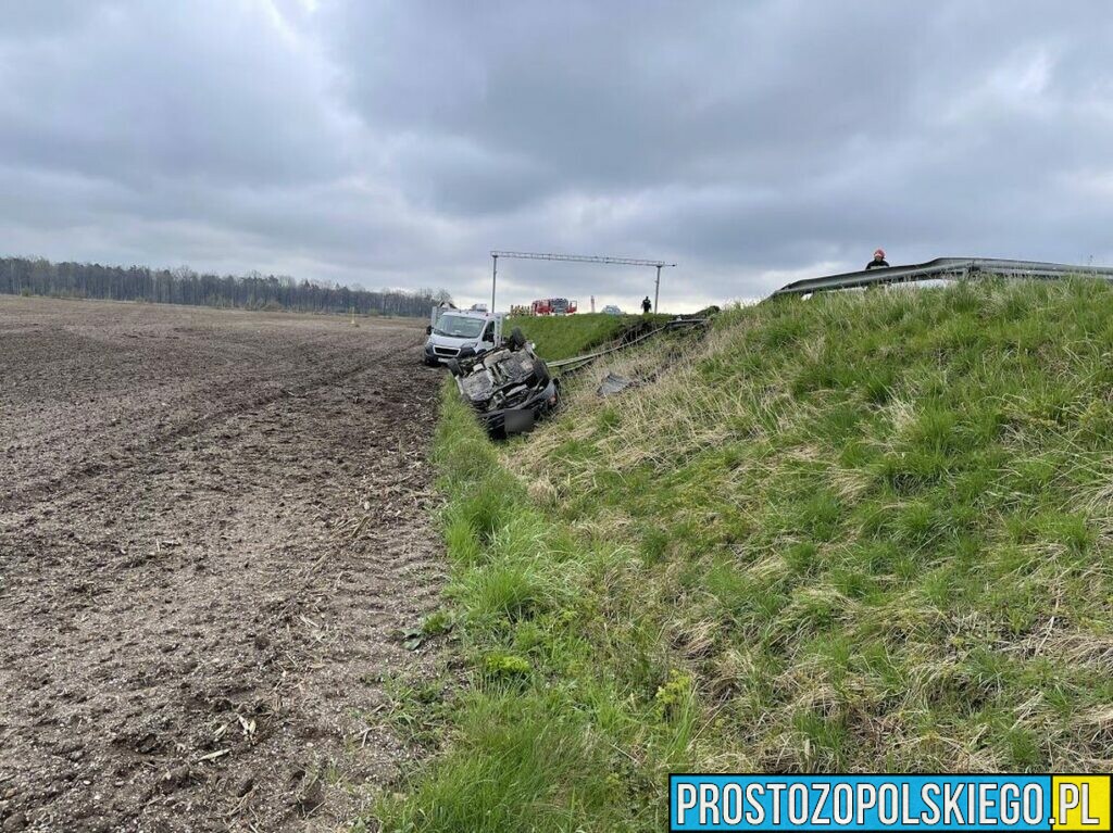 Wypadek na obwodnicy Opola. Zderzyły się tam dwie ciężarówka bus i osobówka. Na miejscu lądował LPR.(Zdjęcia&Wideo)