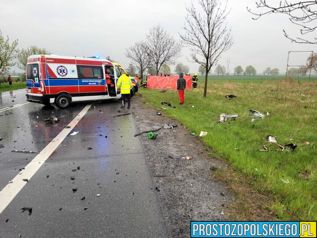 Wypadek śmiertelny na DK46 w miejscowości Grabin. Zderzenie sportowego mercedesa z ciężarówką.(Zdjecia&Wideo)