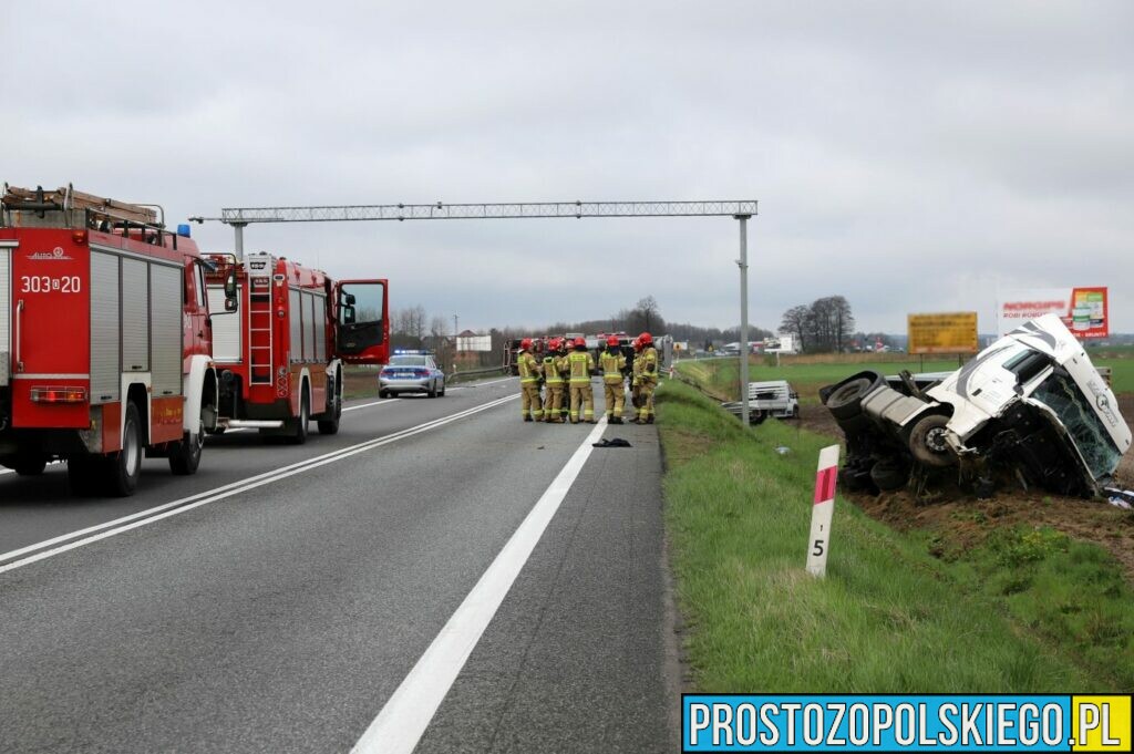 Wypadek na obwodnicy Opola. Zderzyły się tam dwie ciężarówka bus i osobówka. Na miejscu lądował LPR.(Zdjęcia&Wideo)