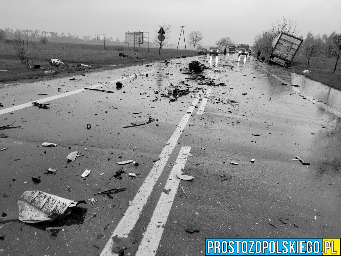 Policjanci wyjaśniają przyczyny śmiertelnego wypadku na DK 46 w miejscowości Grabin koło Niemodlina.(Zdjęcia)
