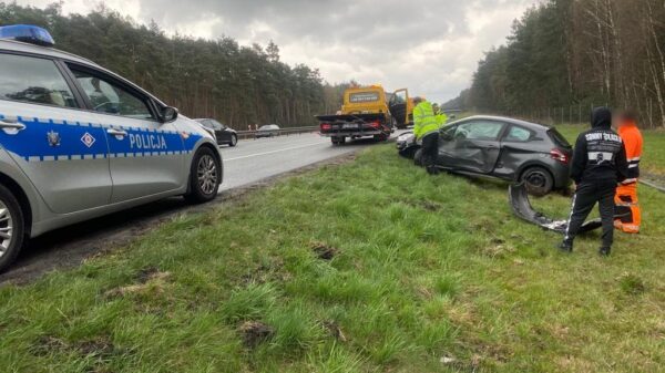 Wypadek na autostradzie A4.Doszło tam do zderzenia dwóch aut. Na miejscu lądował LPR Ratownik23.(Zdjęcia&Wideo)